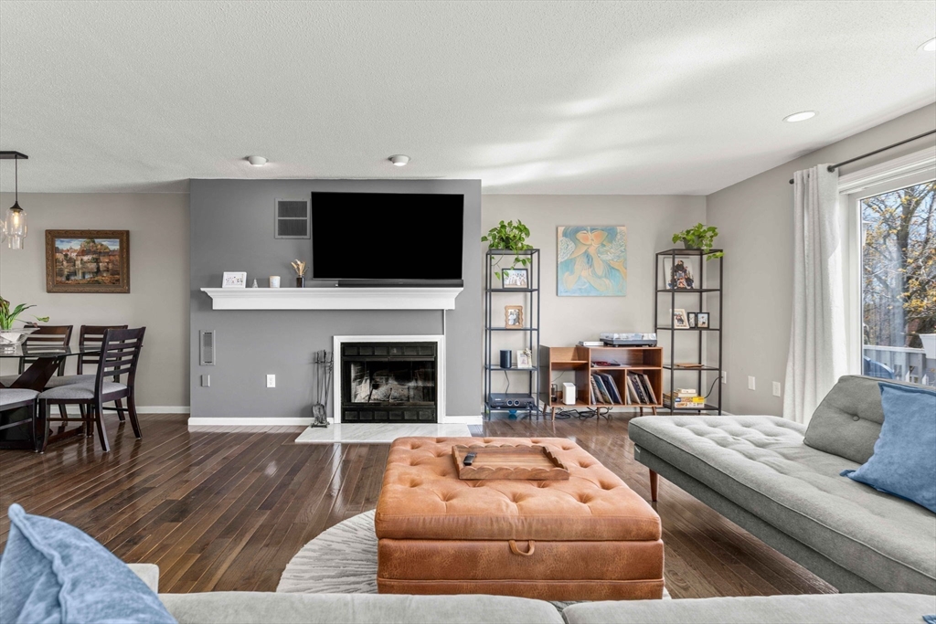 2 Countryside Ln 1301