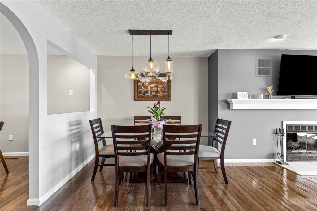 2 Countryside Ln 1301