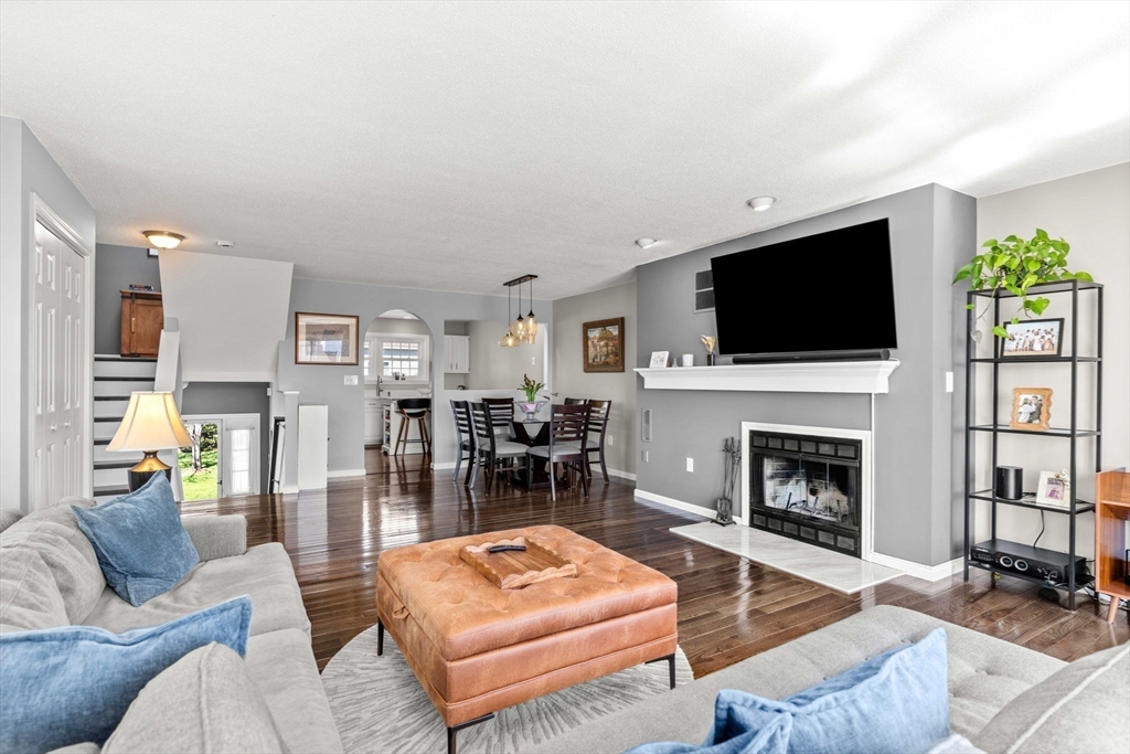 2 Countryside Ln 1301