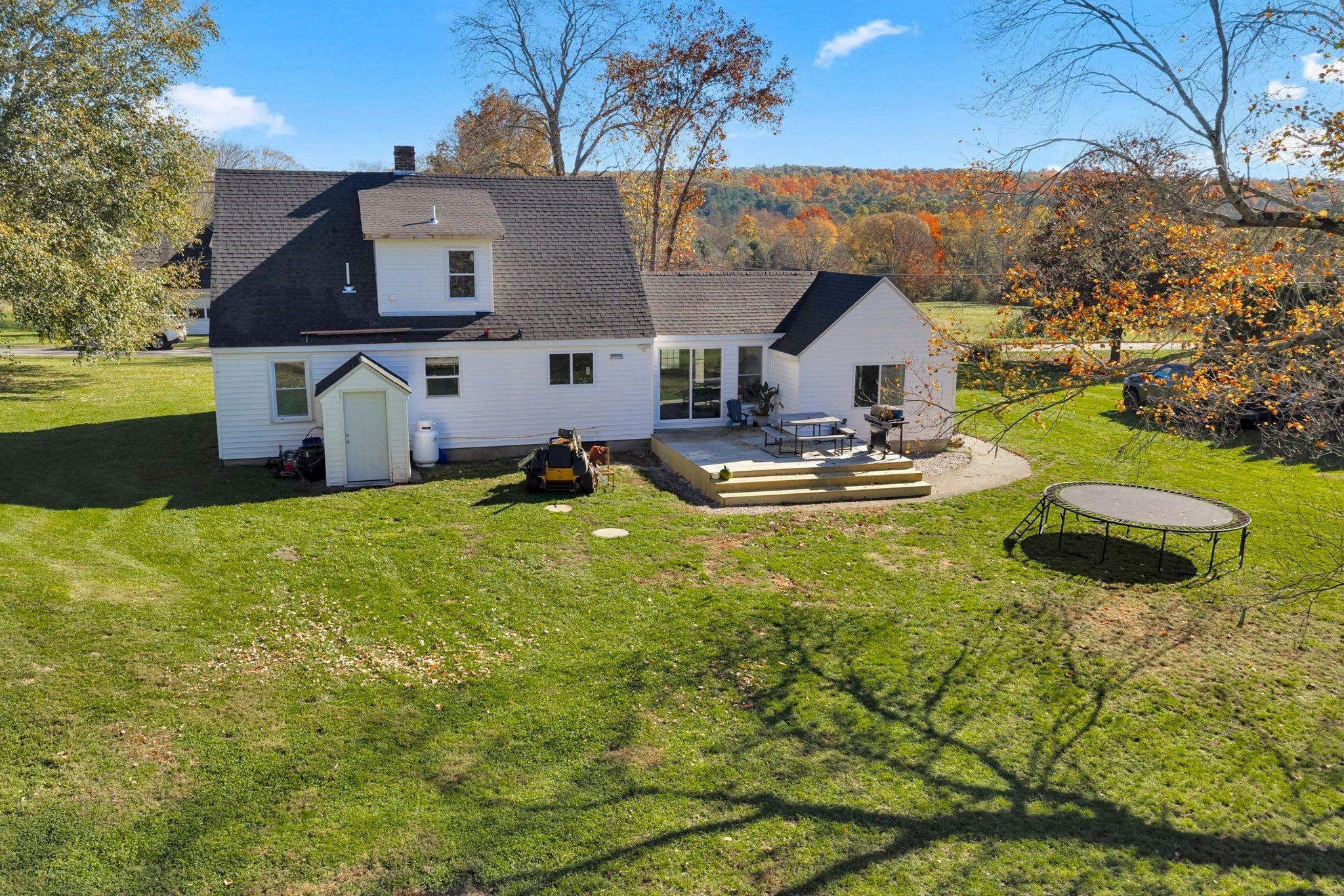 418 Dresser Hill Rd