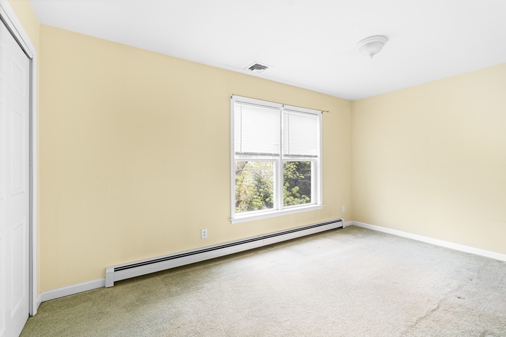19 Pinehurst Ave, Saugus, MA Photo #10