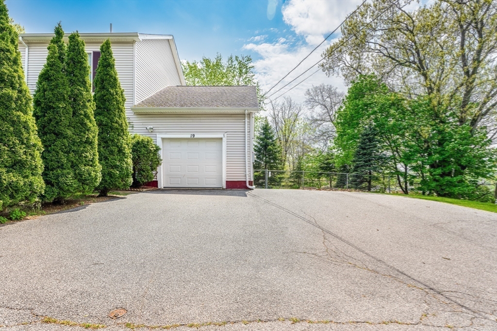 19 Pinehurst Ave, Saugus, MA Photo #20