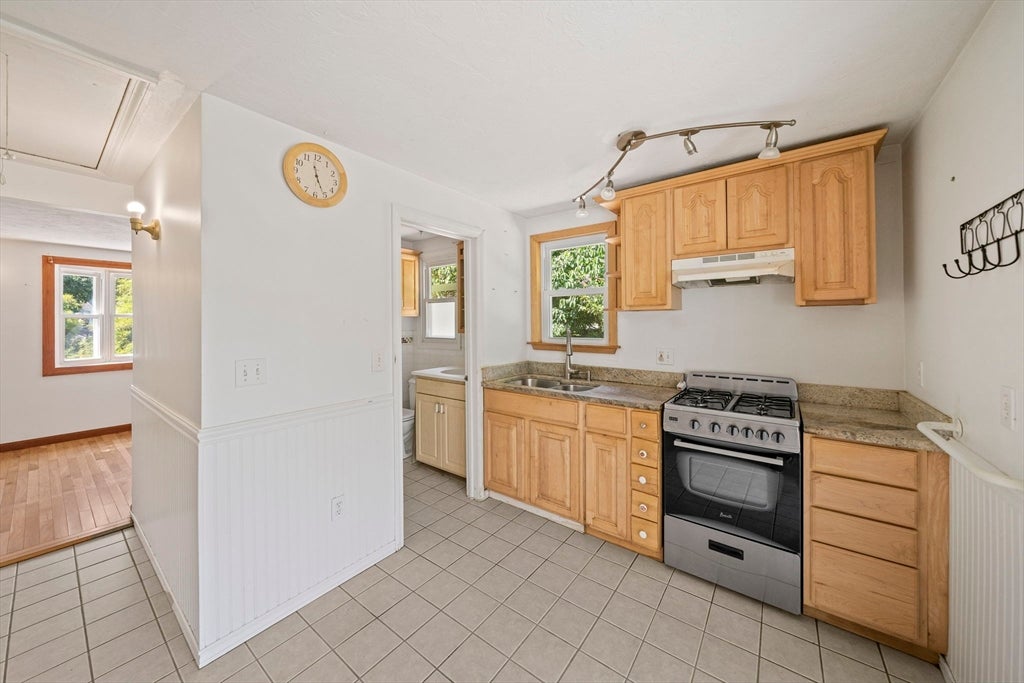 23 Hayward ST #23, Randolph, MA, 23 Hayward ST #23, Randolph, MA Photo #5