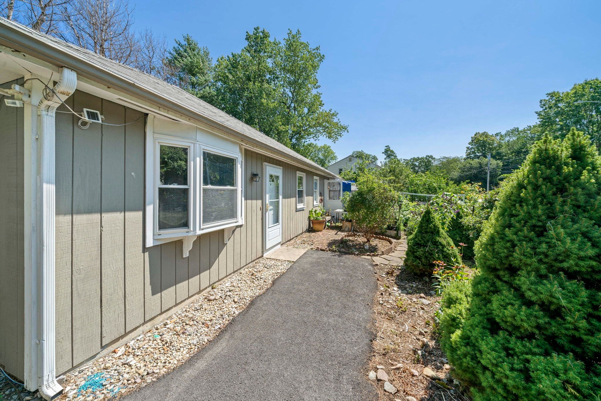 23 Hayward ST 23, Randolph MA 02368