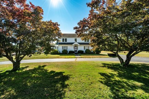 77 W Main St Dudley MA 01571