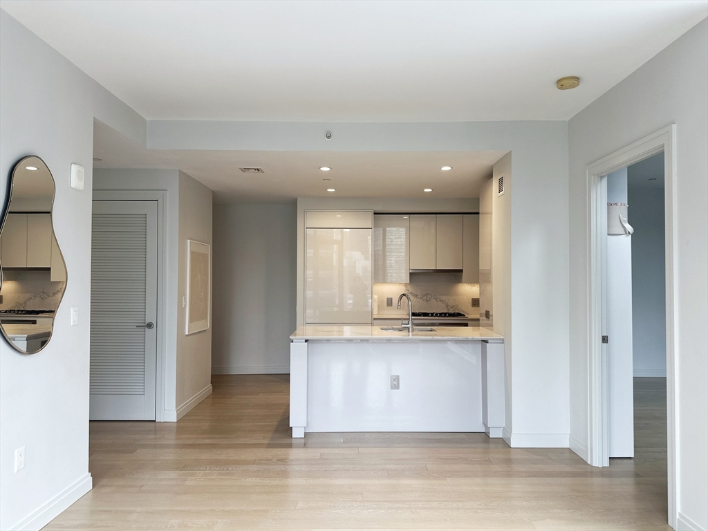 135 Seaport Boulevard 1705