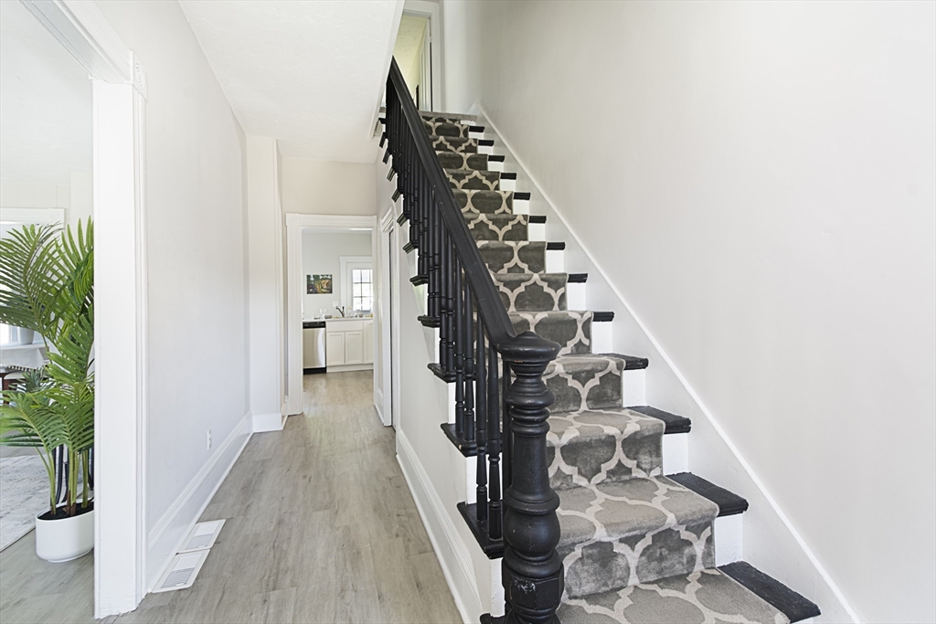29 Maple St 2