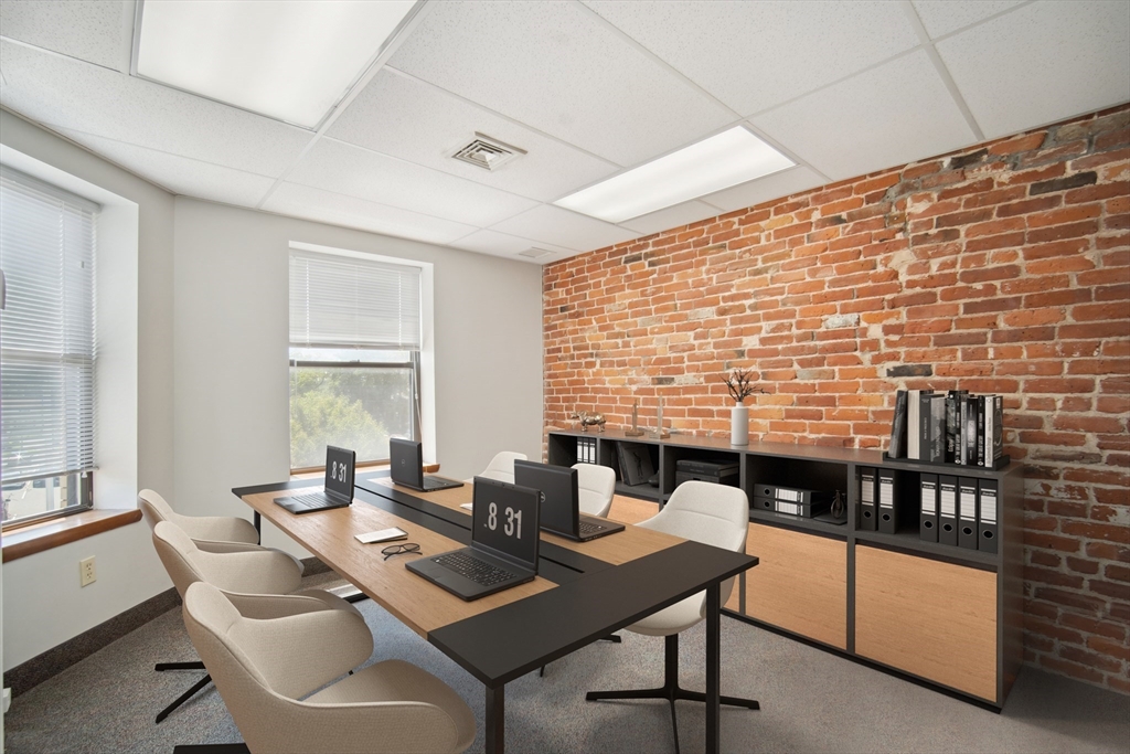 Springfield, Massachusetts 01103, United States, ,Residential,Active,76870