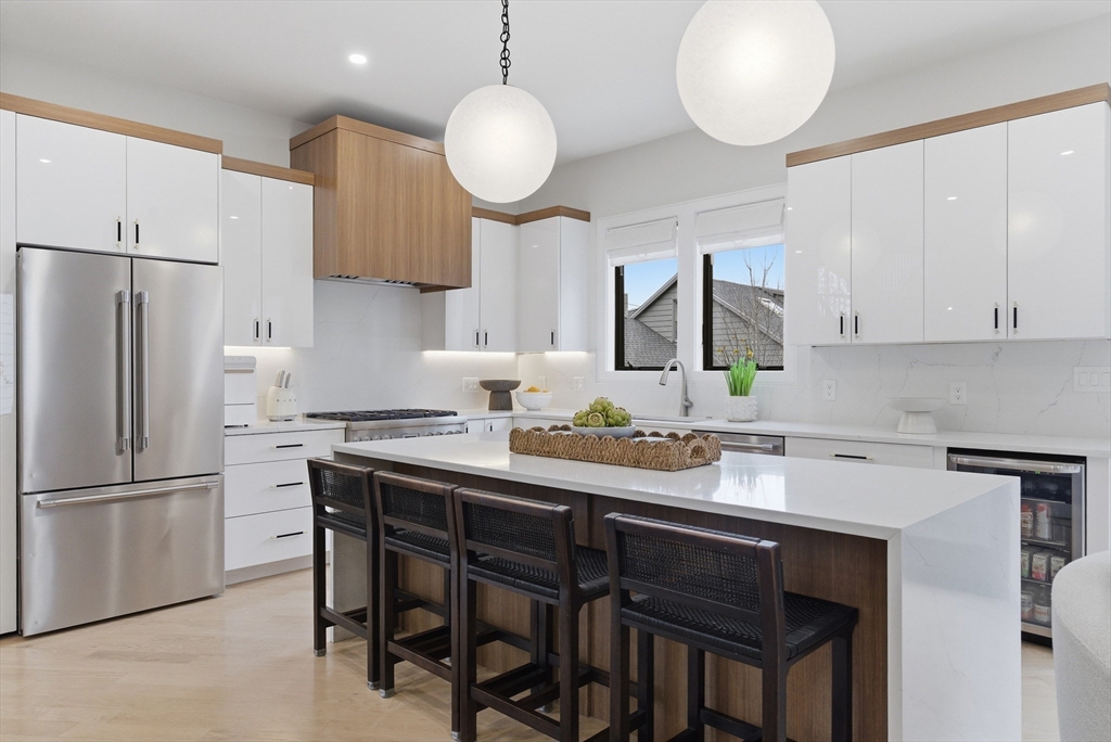 16-18 Josselyn Pl 16