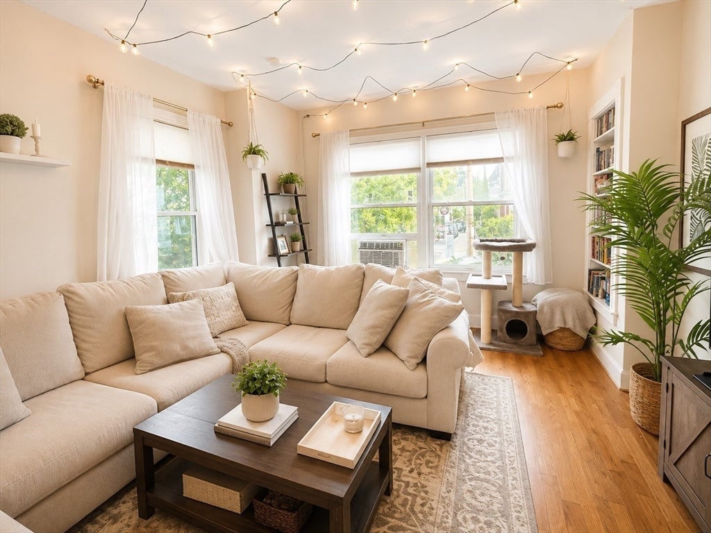 14 Hartland St #1, Boston, MA Photo #2
