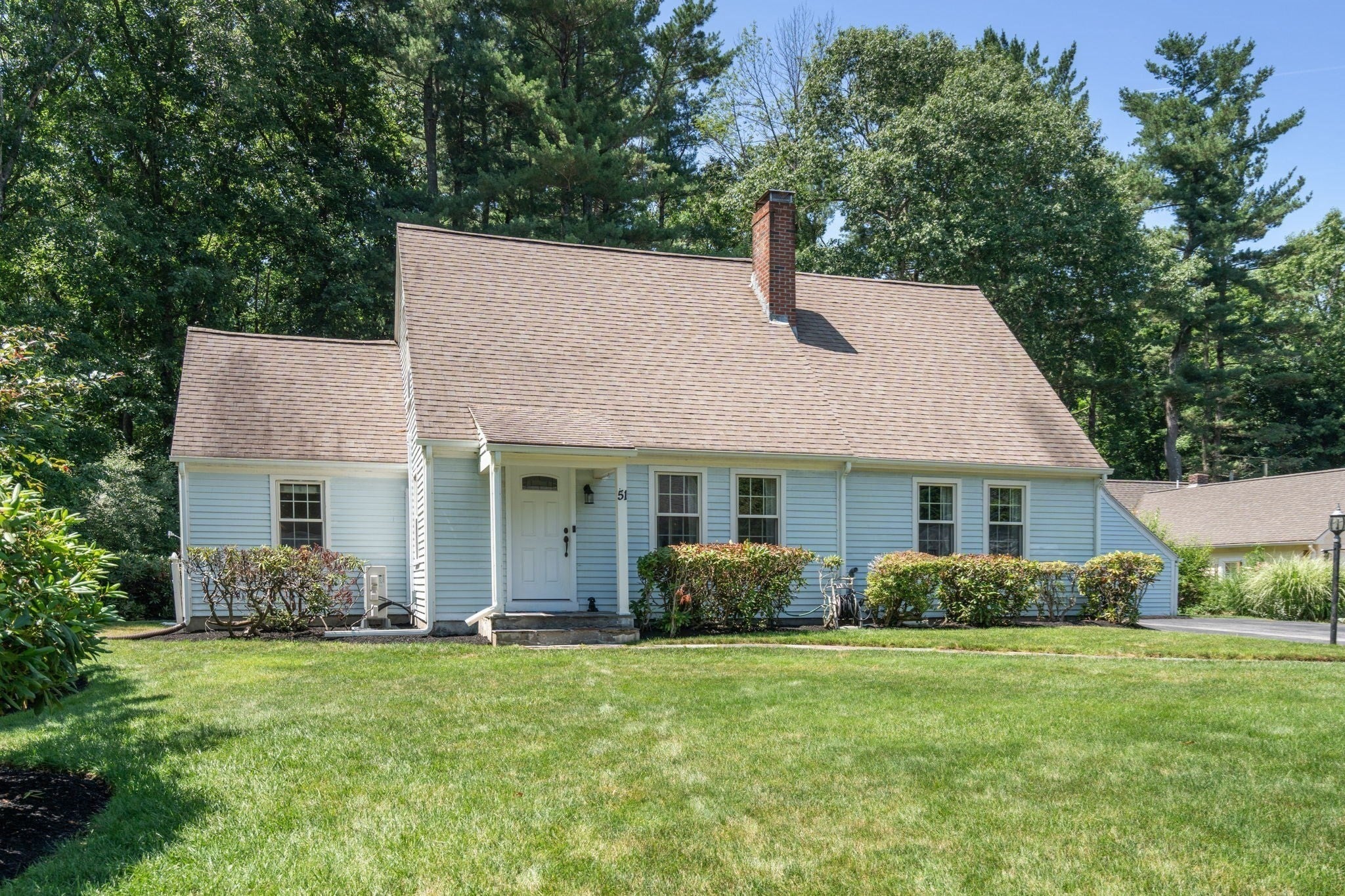 51 Laurelwood Rd