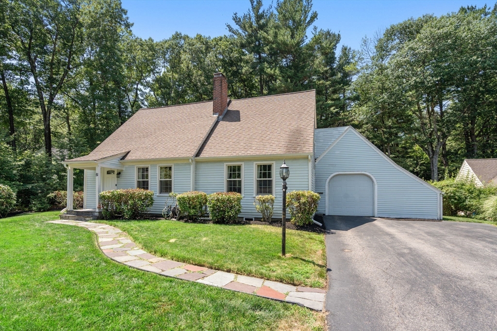 51 Laurelwood Rd