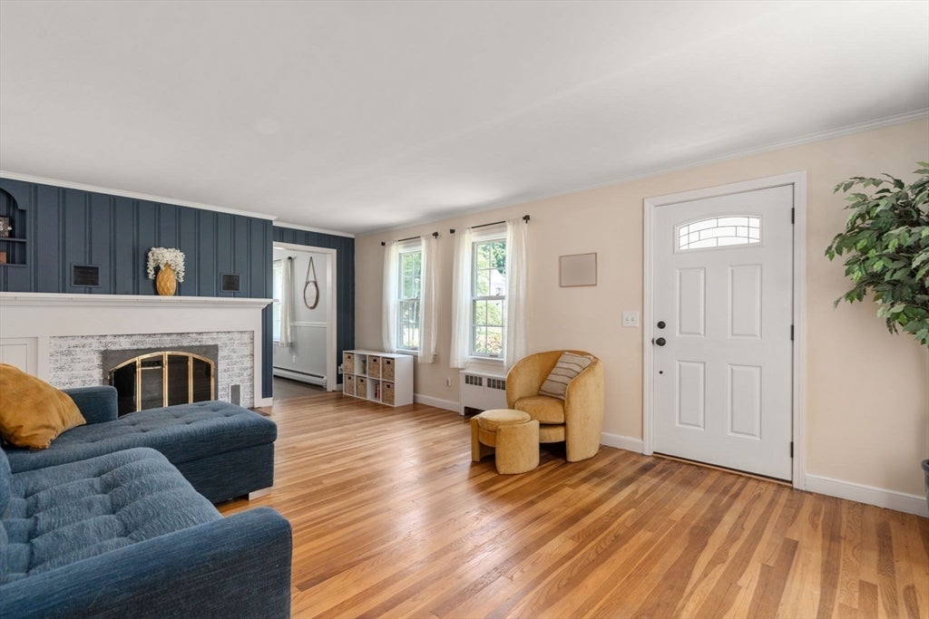 51 Laurelwood Rd