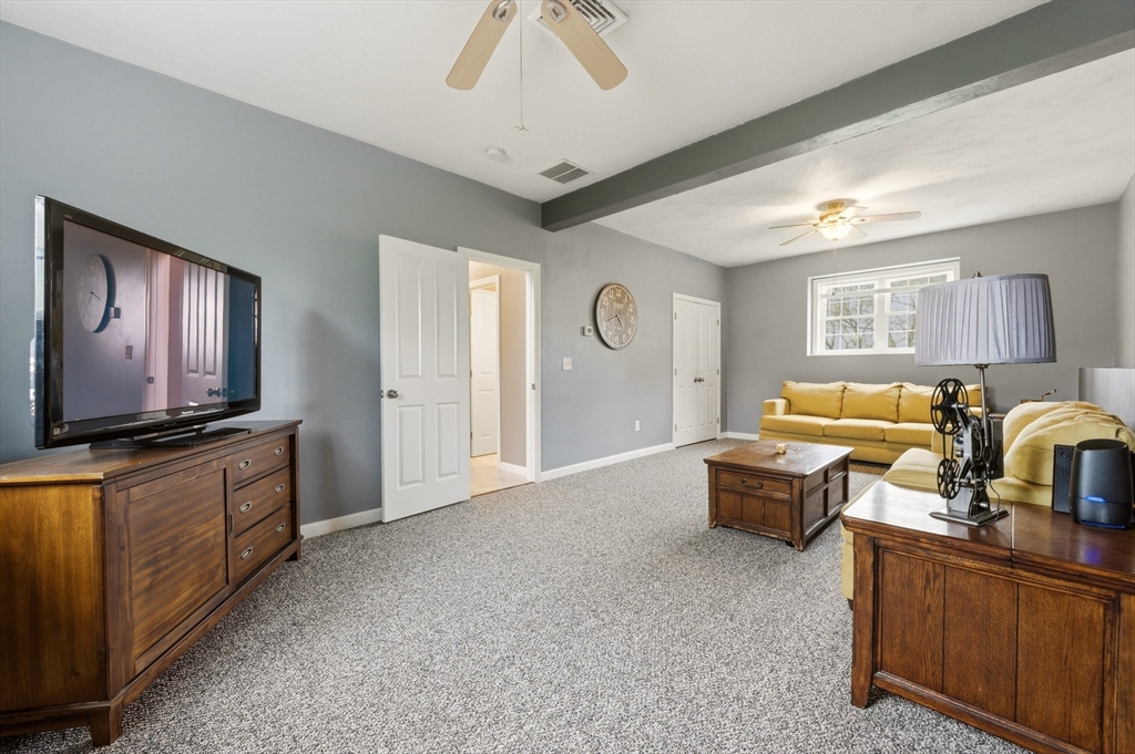 20 Crown St, Spencer, MA Photo #11