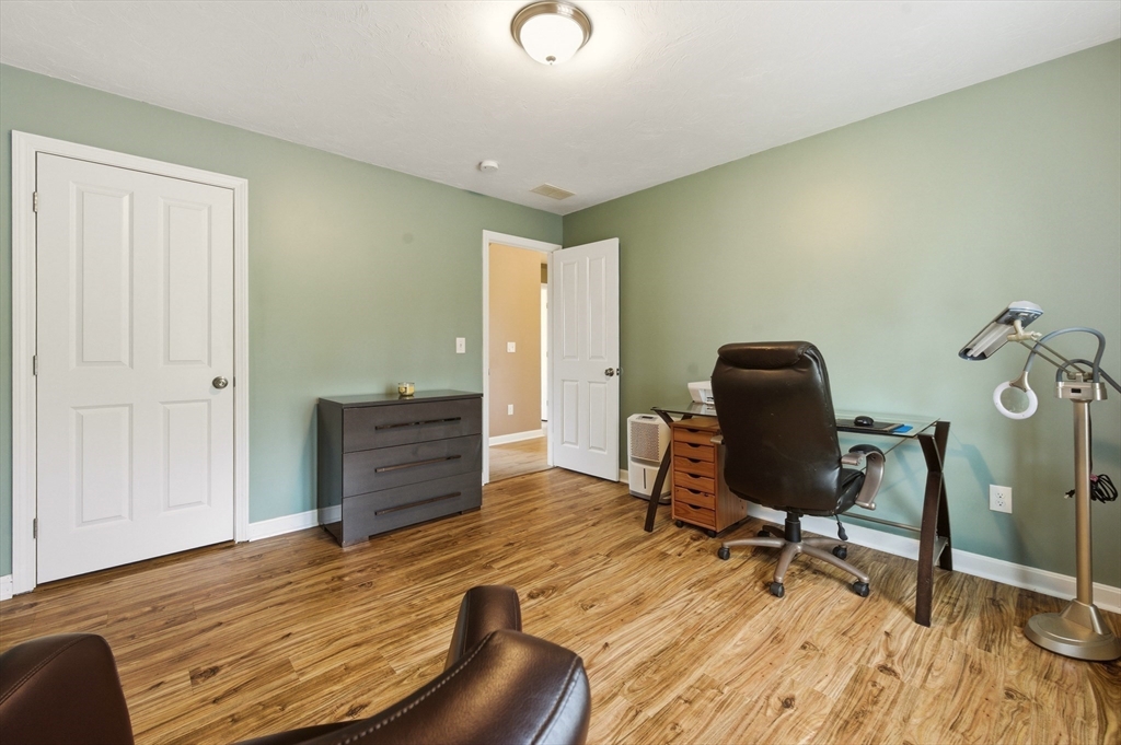 20 Crown St, Spencer, MA Photo #19