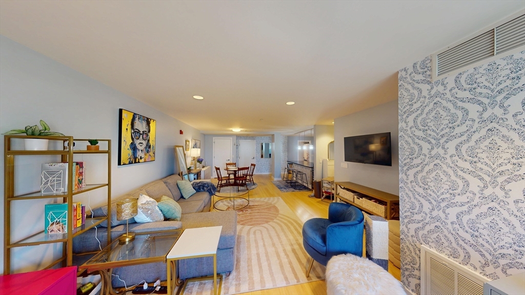 99 Chestnut Hill Ave 104