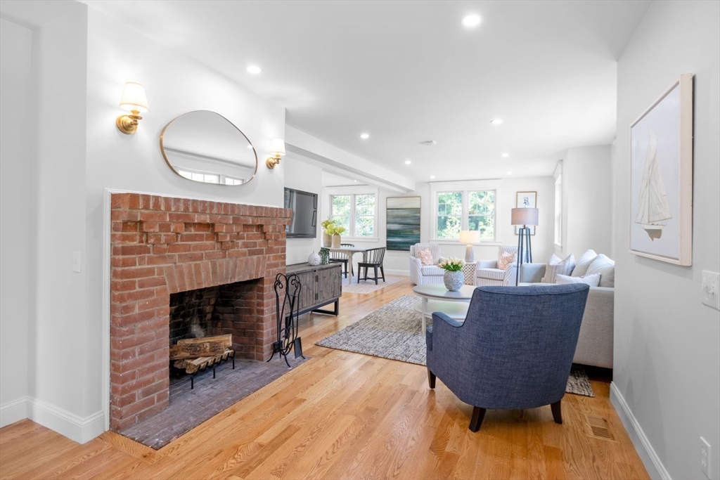 5 Pinetree Lane