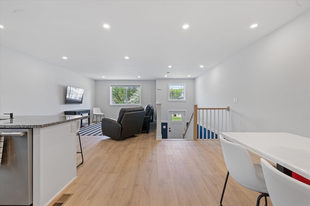 17-19 Willis Street