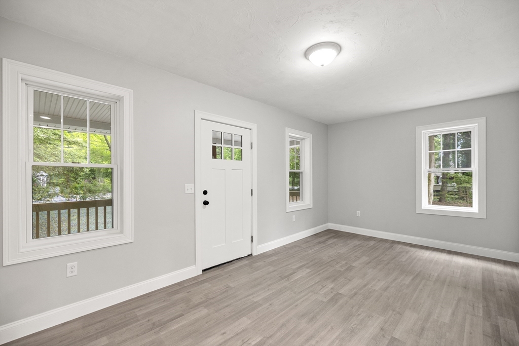 365 Sandwich Rd