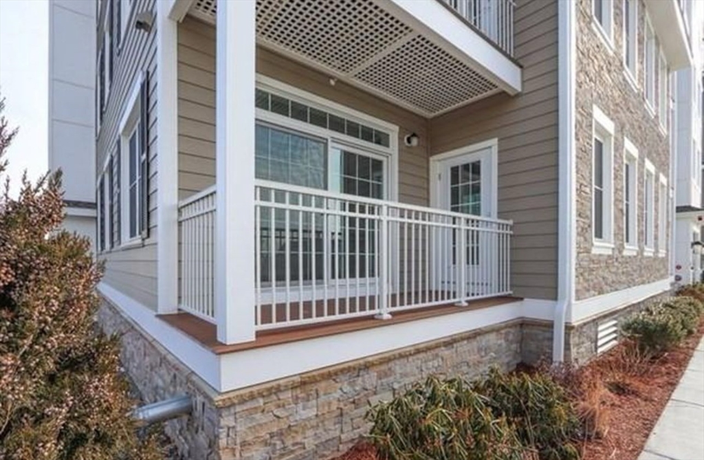 Medford, Massachusetts 02155, United States, 2 Bedrooms Bedrooms, ,2 BathroomsBathrooms,Residential,Active,97529