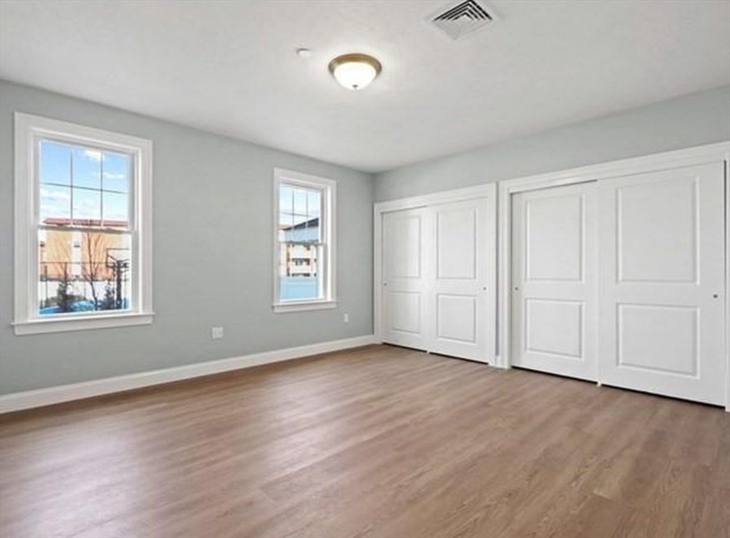 Medford, Massachusetts 02155, United States, 2 Bedrooms Bedrooms, ,2 BathroomsBathrooms,Residential,Active,97529