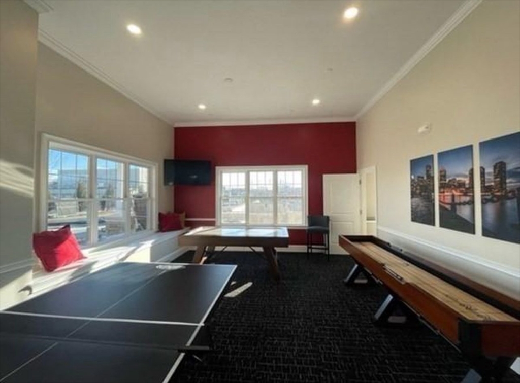 Medford, Massachusetts 02155, United States, 2 Bedrooms Bedrooms, ,2 BathroomsBathrooms,Residential,Active,97529