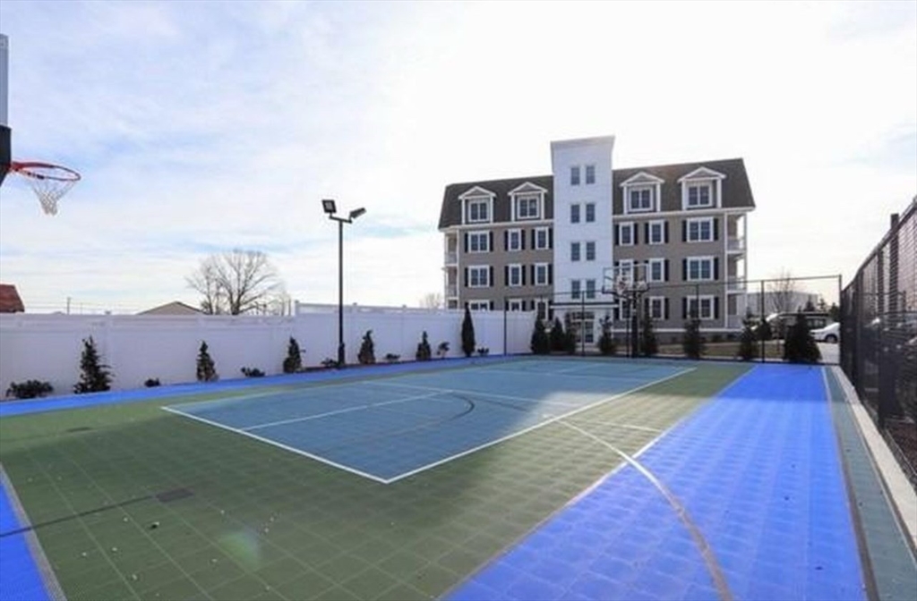 Medford, Massachusetts 02155, United States, 2 Bedrooms Bedrooms, ,2 BathroomsBathrooms,Residential,Active,97529