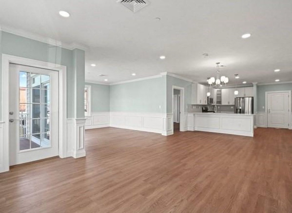 Medford, Massachusetts 02155, United States, 2 Bedrooms Bedrooms, ,2 BathroomsBathrooms,Residential,Active,97529