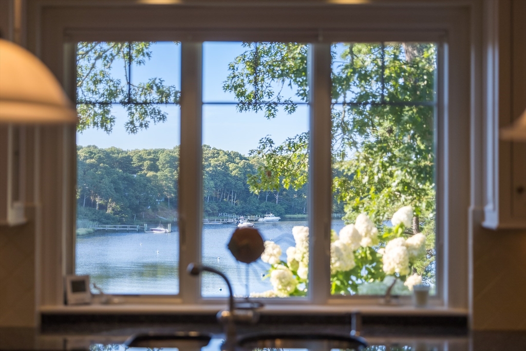 Barnstable, Massachusetts 02648, United States, 5 Bedrooms Bedrooms, ,7 BathroomsBathrooms,Residential,Pending,44301