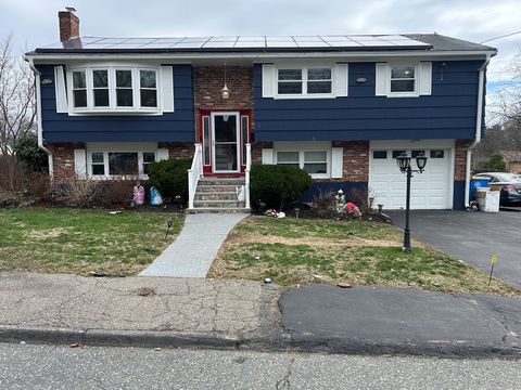 5 Dartmouth St Randolph MA 02368