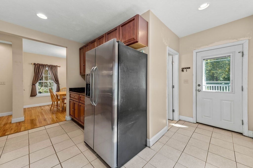 60 Riverlin Street, Millbury, MA Photo #16