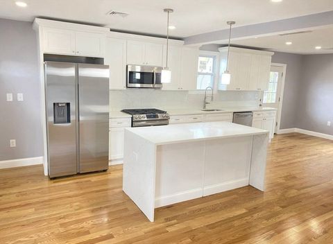 6 Charter St 2 Danvers MA 01923