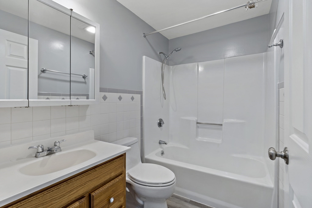 5455 N Main St #4D, Fall River, MA Photo #17