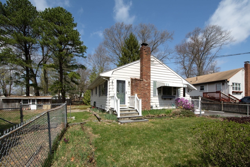 6 Clover Road