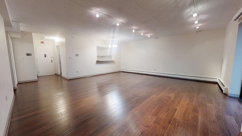 32 Whites Ave F5505