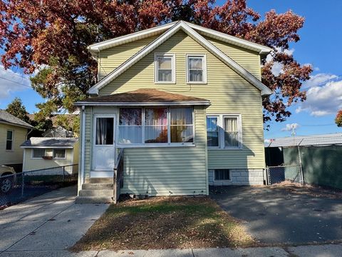 58 Eureka St Springfield MA 01104