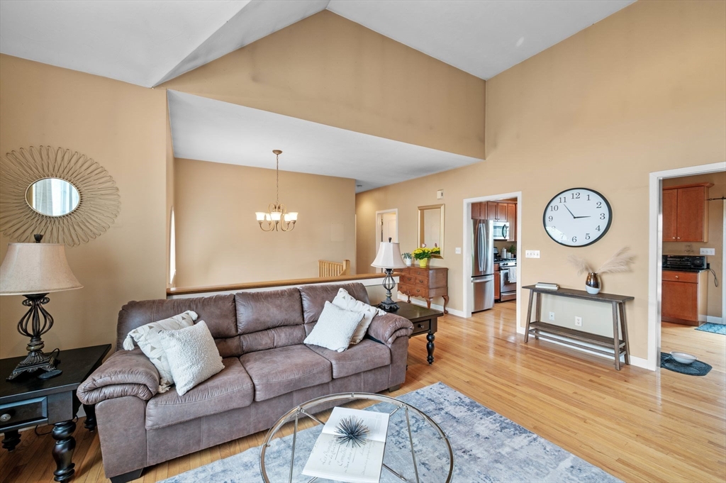 1 Bridle Path Rd, Lynn, MA Photo #4
