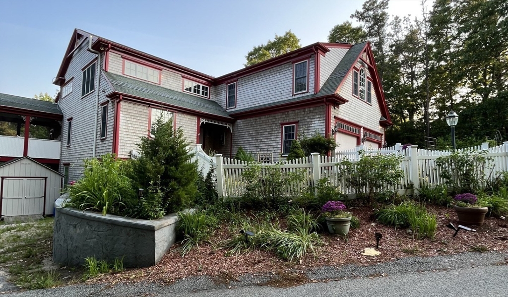 9 Horseshoe Bend Way