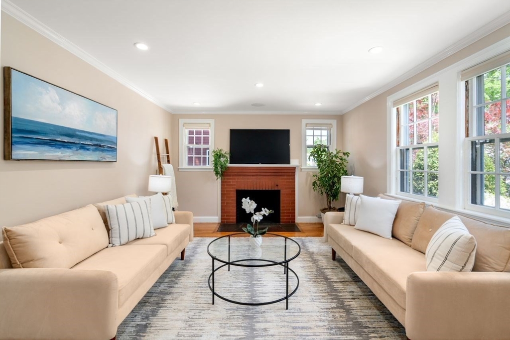 21 Rose Dr