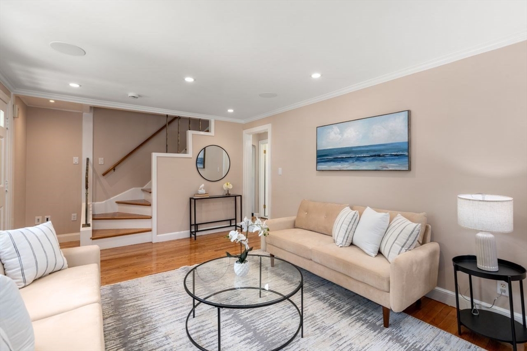 21 Rose Dr