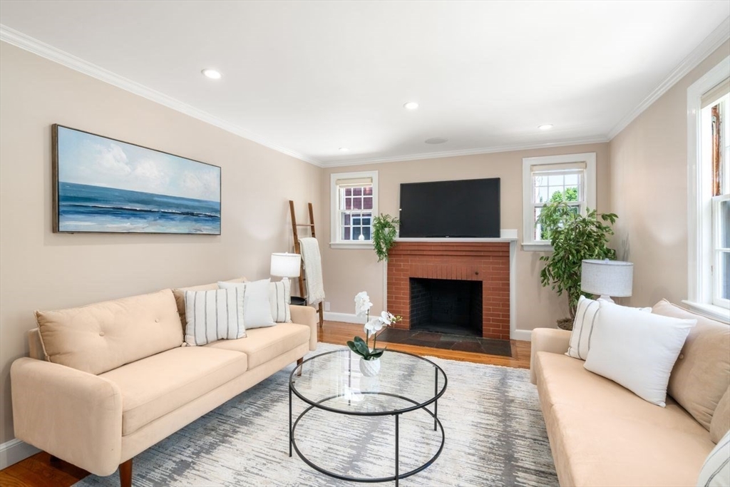 21 Rose Dr