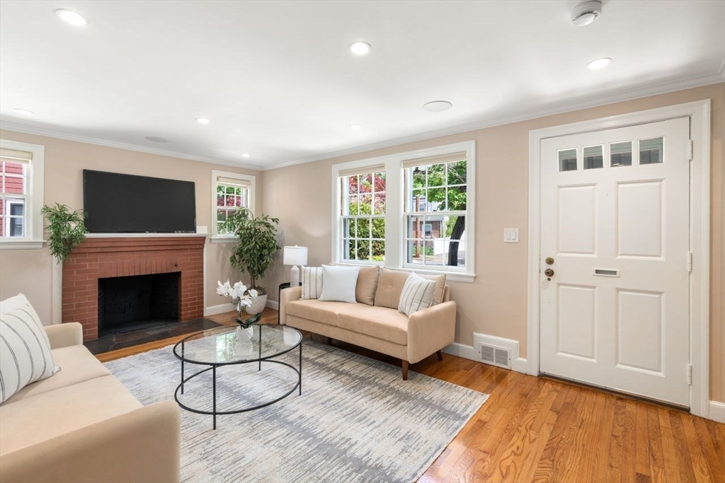 21 Rose Dr
