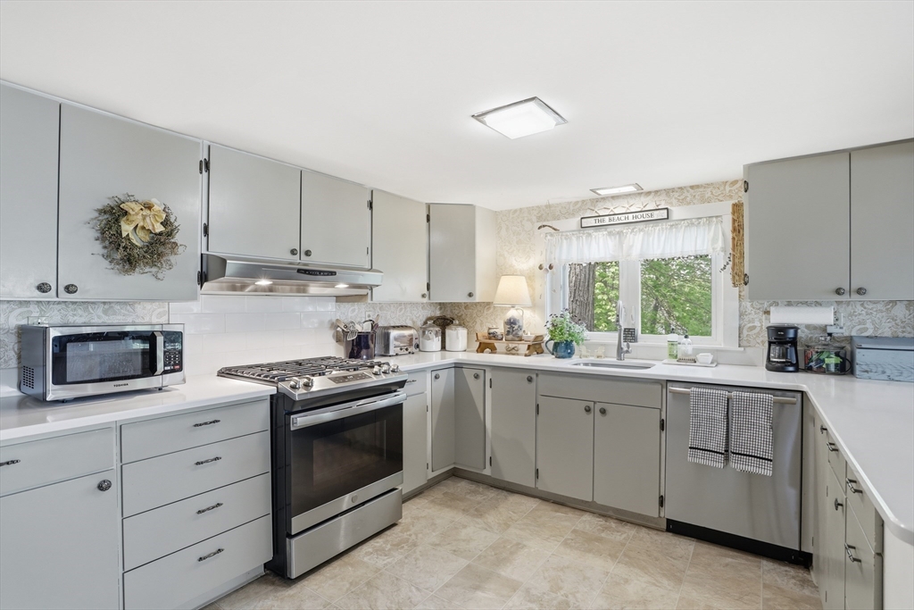44 Sandy Pond Rd