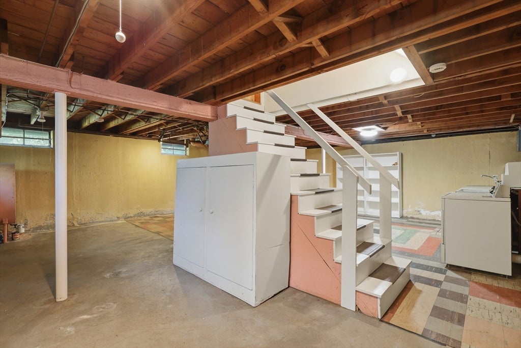 85 Bunker Hill Ave, Lowell, MA Photo #15