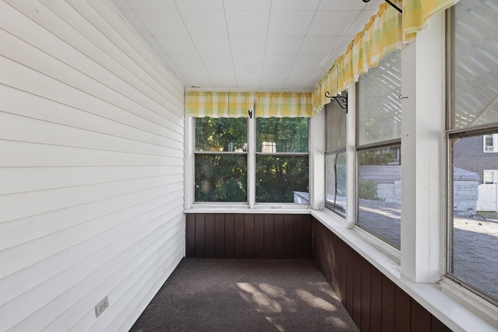 85 Bunker Hill Ave, Lowell, MA Photo #12