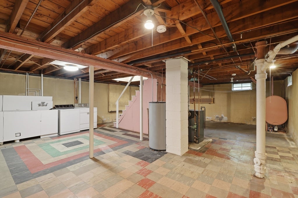 85 Bunker Hill Ave, Lowell, MA Photo #16