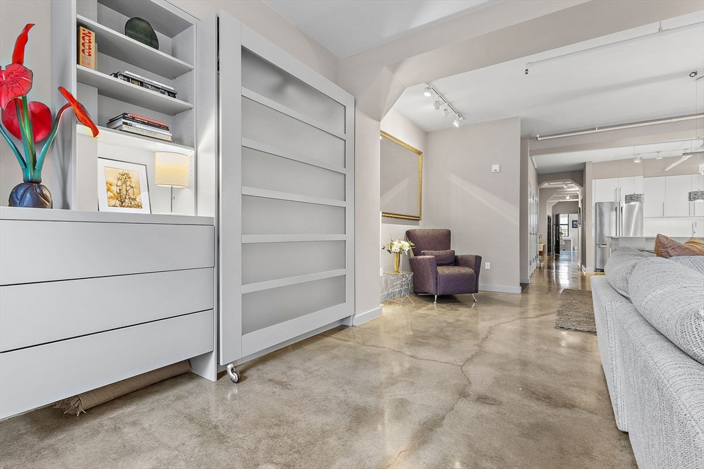 453 Washington St 5A