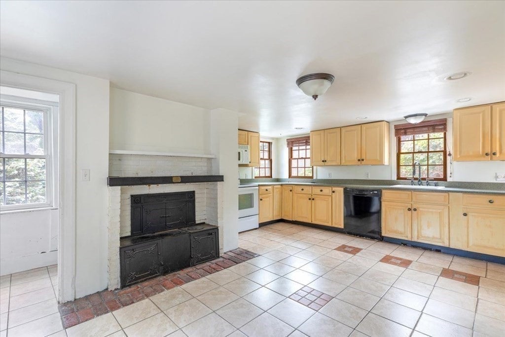 218 Sandwich St, Plymouth, MA, 218 Sandwich St, Plymouth, MA Photo #17
