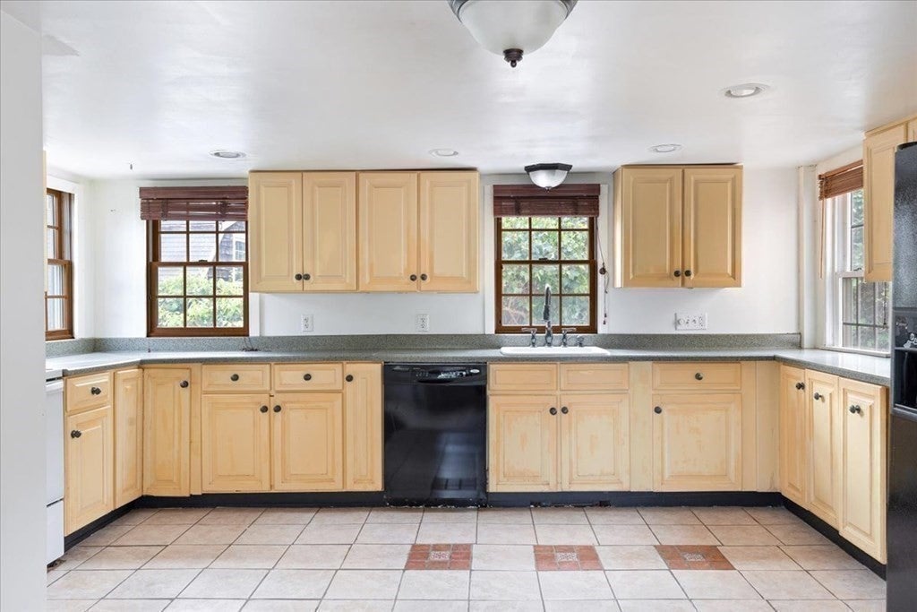 218 Sandwich St, Plymouth, MA, 218 Sandwich St, Plymouth, MA Photo #14