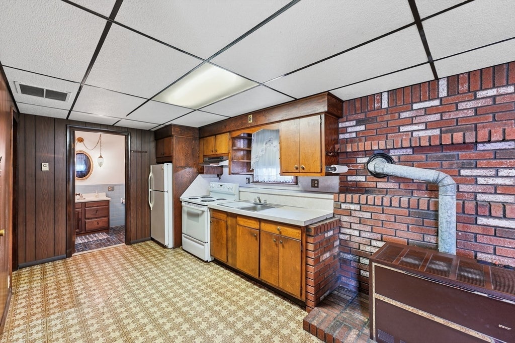 619 East St, Ludlow, MA Photo #29